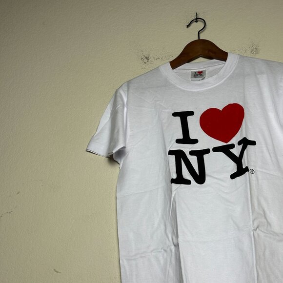 NWT NYC "I Love NY" Souvenir Graphic T Shirt Woman S White Tourist Classic Y2K - Picture 3 of 11